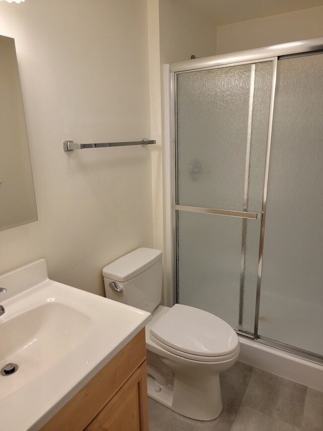 Building Photo - 111 Della Vista Dr