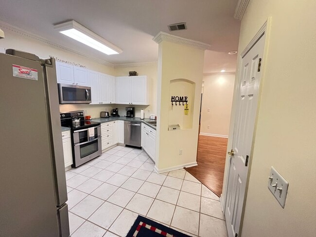 Building Photo - CHARMING TWO-BEDROOM, TWO-BATH CONDO IN WYNGATE, AT WACHESAW EAST!