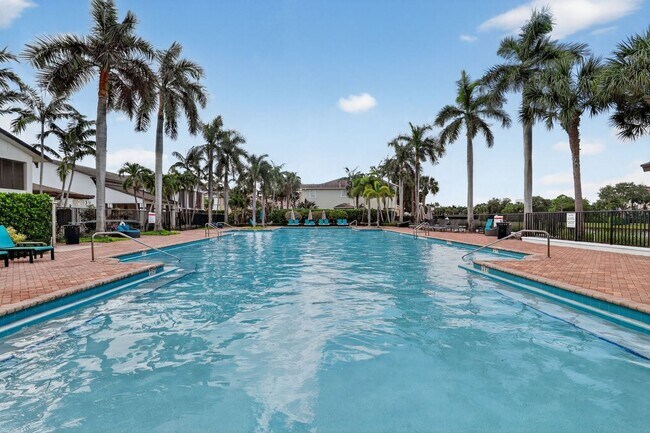 Building Photo - 4 Bedroom Townhome in West Palm Beach