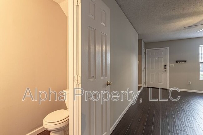 Building Photo - 105 Brushy Hollow Ln