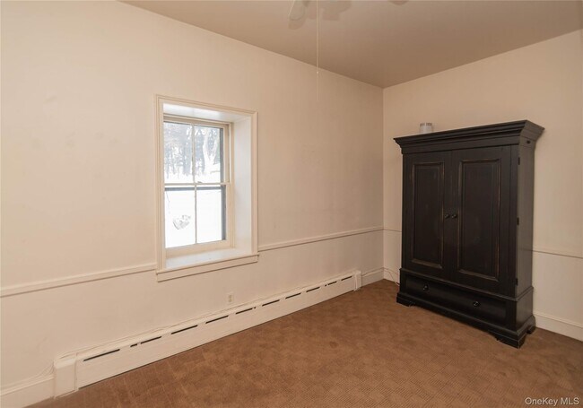 Building Photo - 4 Sengen Ln