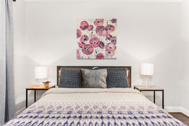 Building Photo - 1043 Grand Jct Dr