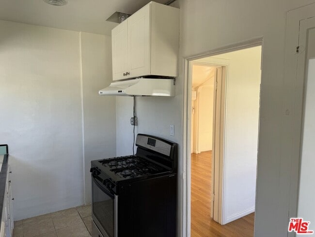 Building Photo - 409 N Monterey St