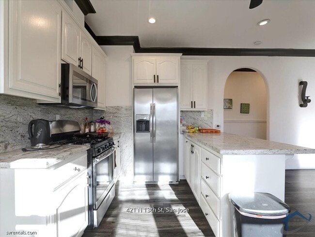 Building Photo - 421 N 13th St
