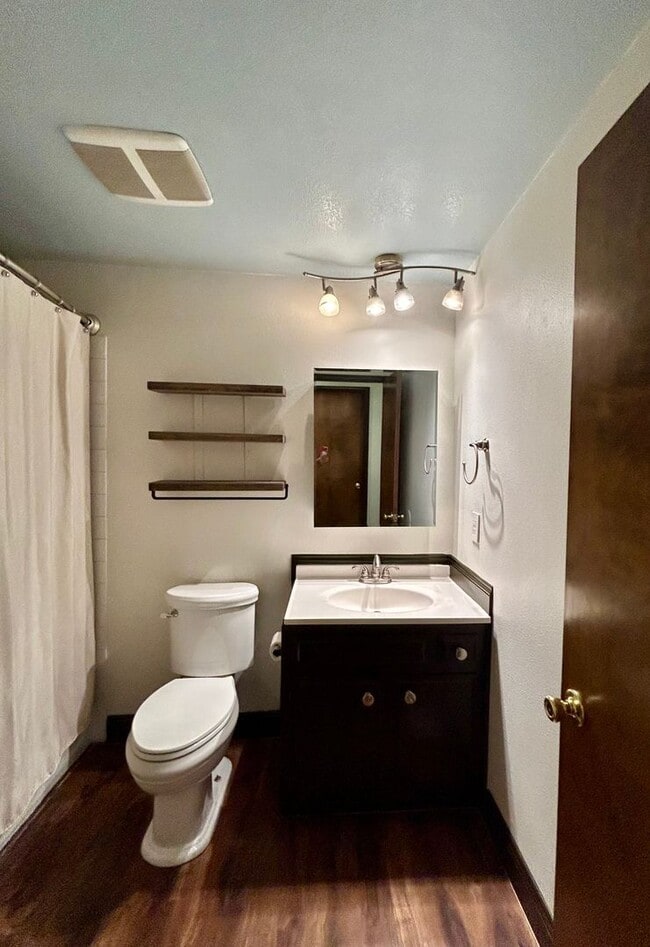 Building Photo - Charming Single Level Home - Keizer