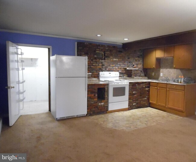 Building Photo - 512 Clems Run