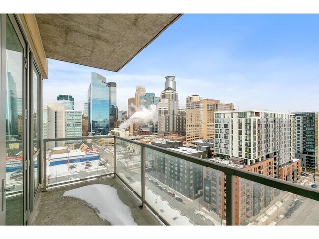 Building Photo - 929 Portland Ave