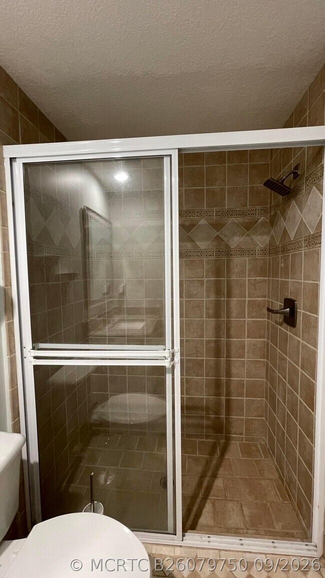 Building Photo - 4857 Victoria Cir