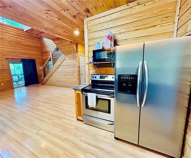 Building Photo - 4067 Fincher Dr