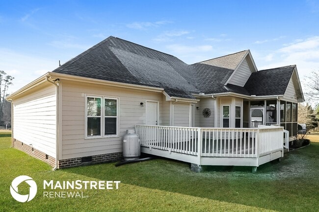 Building Photo - 140 Susan Dr