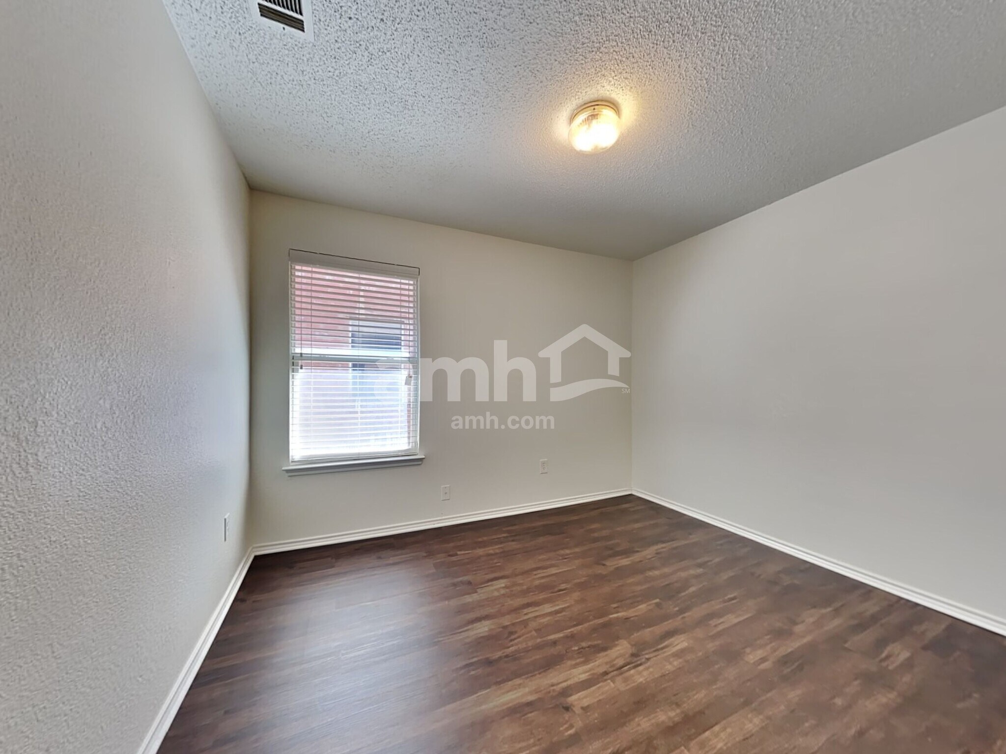 Building Photo - 5428 Kleberg Dr