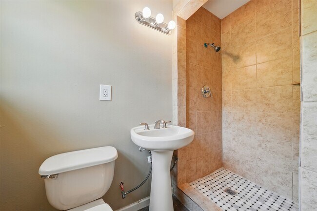 Building Photo - 3615 Seabrook St
