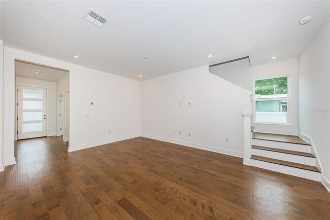 Building Photo - 1701 25th Ave N