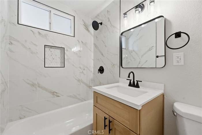 Building Photo - 876 Telamon Ln