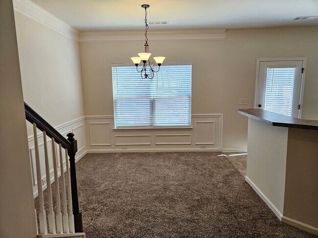 Building Photo - 649 Oakside Pl