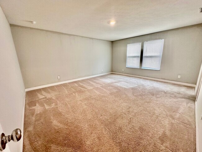 Building Photo - 1287 Bristol Pl