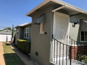Building Photo - 1940's Sacramento Home Walking Distance to...