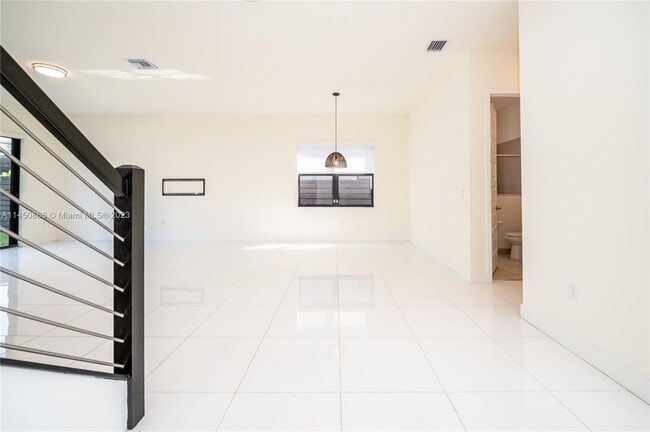 Building Photo - 8911 NW 160th Ter