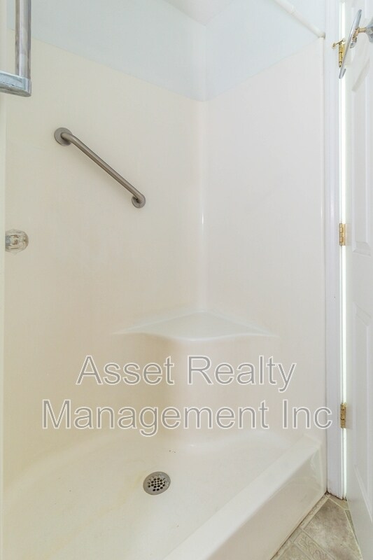 Building Photo - 2084 Allenridge Dr