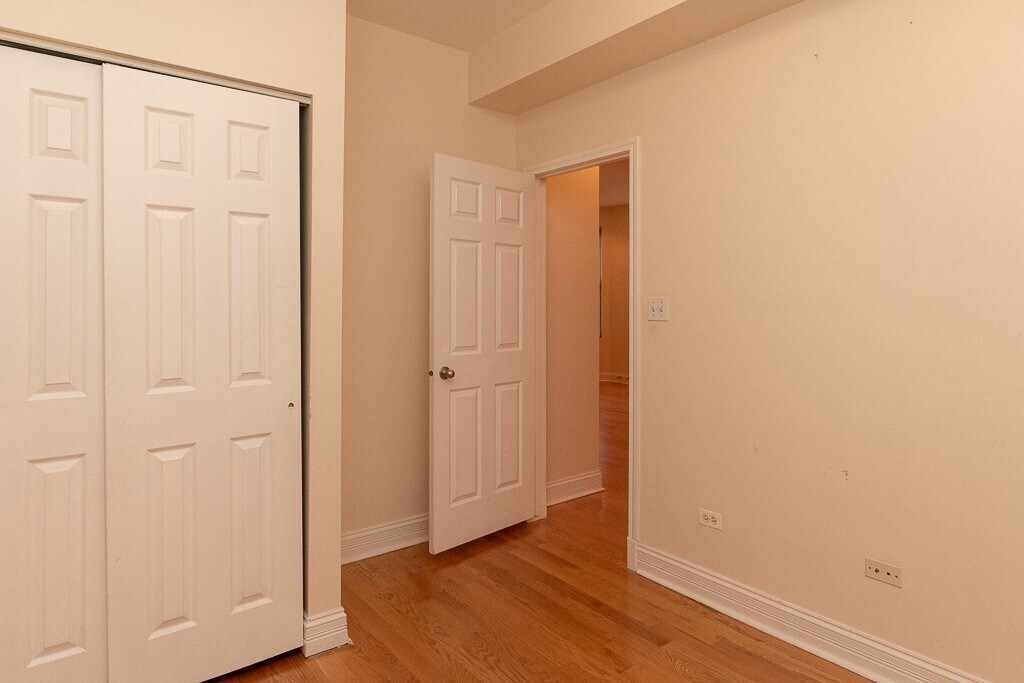 Building Photo - 2537 N Kildare Ave