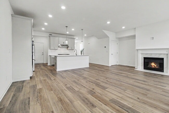 Building Photo - 5660 Corgi Dr