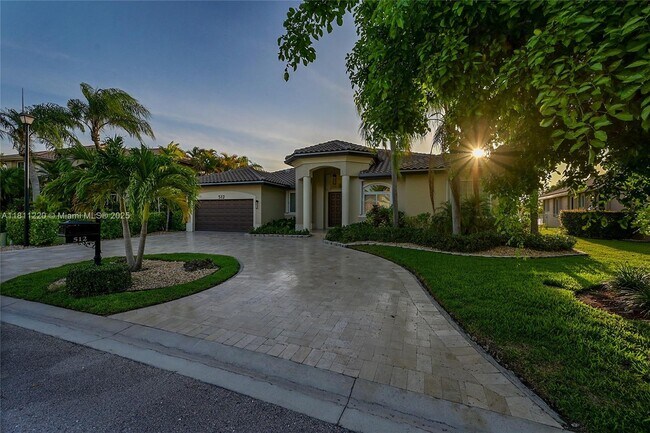 Building Photo - 512 NW 120th Dr