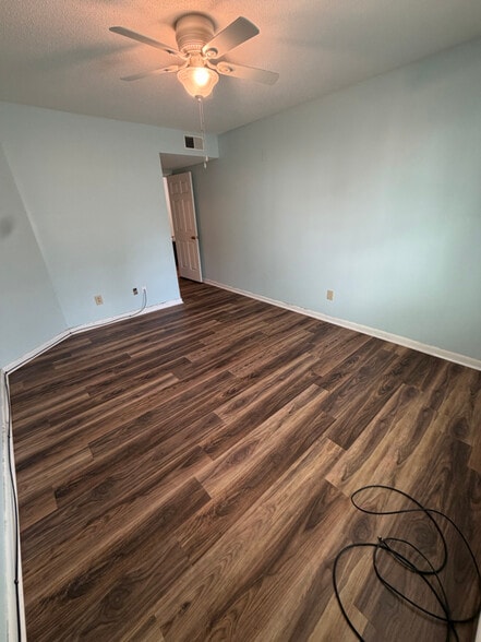 Building Photo - 1226 Wilshire Cir