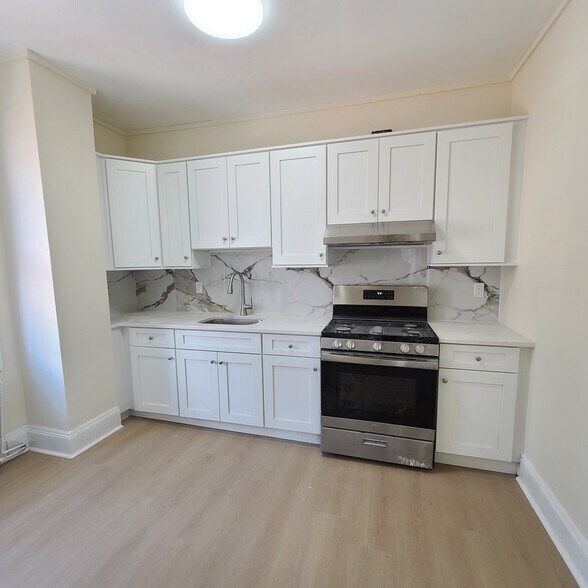 Primary Photo - 704 79th St