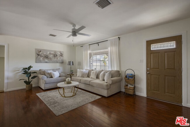 Building Photo - 2723 Ballard St