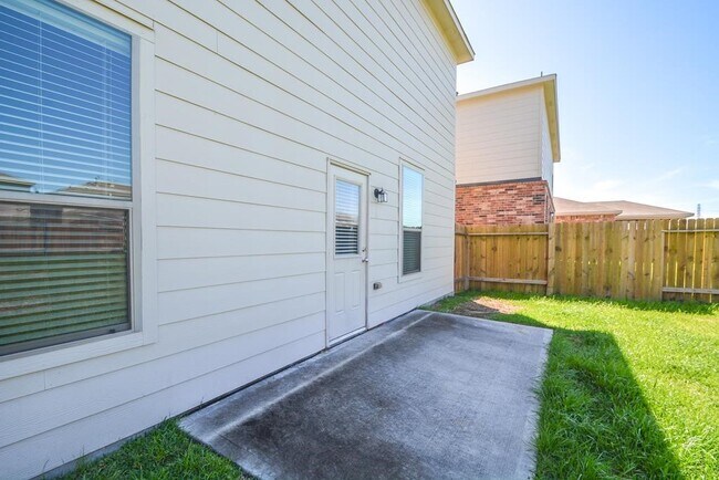 Building Photo - 5827 Banyan Oak Ct