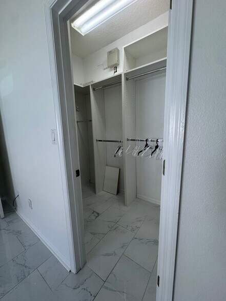 Building Photo - 577 Vicks Landing Dr