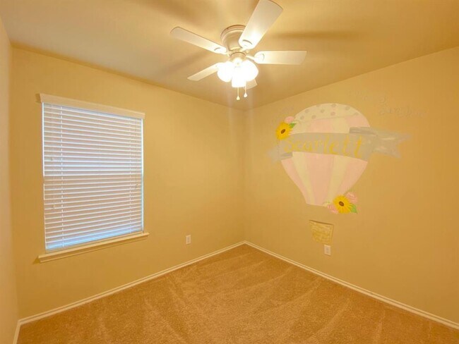 Building Photo - 2105 Meadow Park Dr