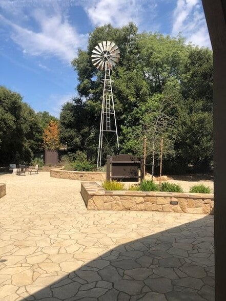 Building Photo - 5431 Tree Farm Lane