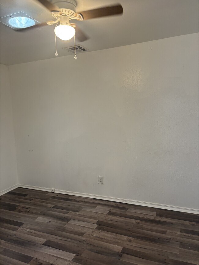 Building Photo - 1220 Mcdonald Dr