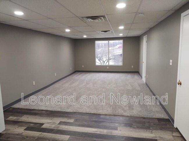 Building Photo - 433 Wheeling Ave