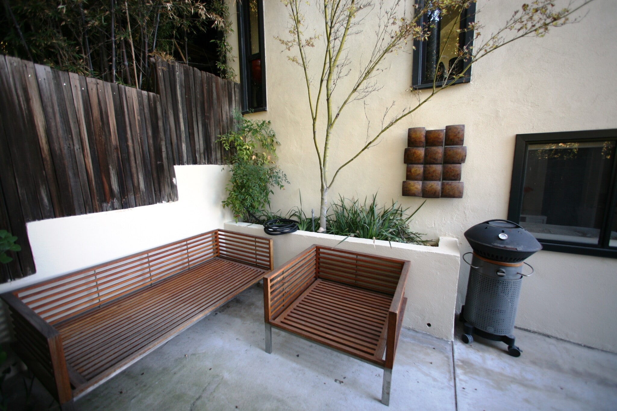 Building Photo - 1999 N Sycamore Ave