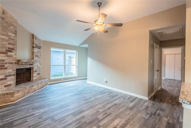 Building Photo - 9111 Goodmeadow Dr