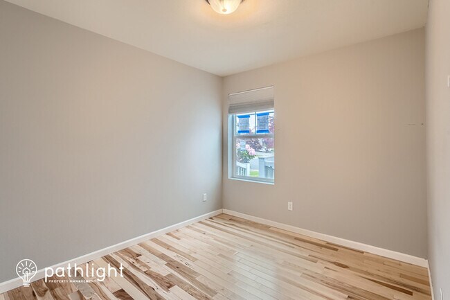 Building Photo - 10012 200th St E, Graham, WA, 98338