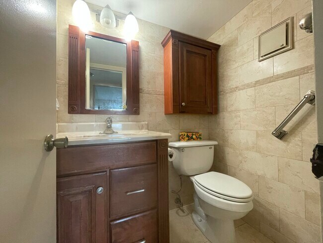 Building Photo - 243 Suffolk F