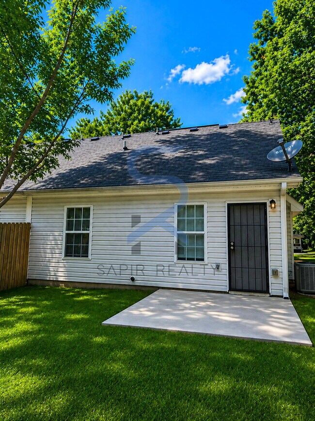 Building Photo - PRE-LEASING: Charming 3-Bedroom Haven with 2 Full Baths in Atlanta – 1227 Sq Ft of Comfort!