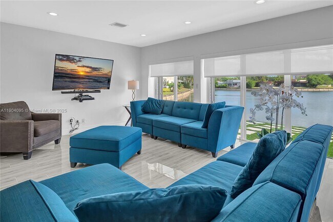 Building Photo - 5602 White Cedar Ln