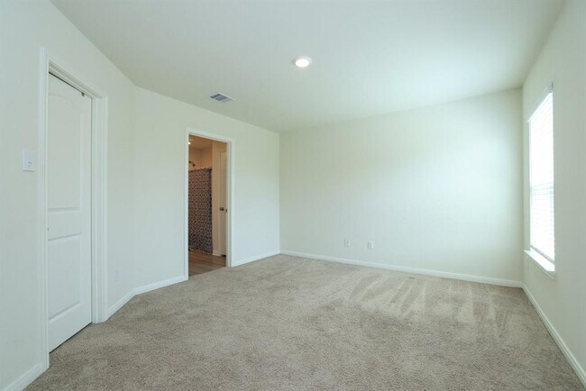 Building Photo - 20914 Solstice Point Dr