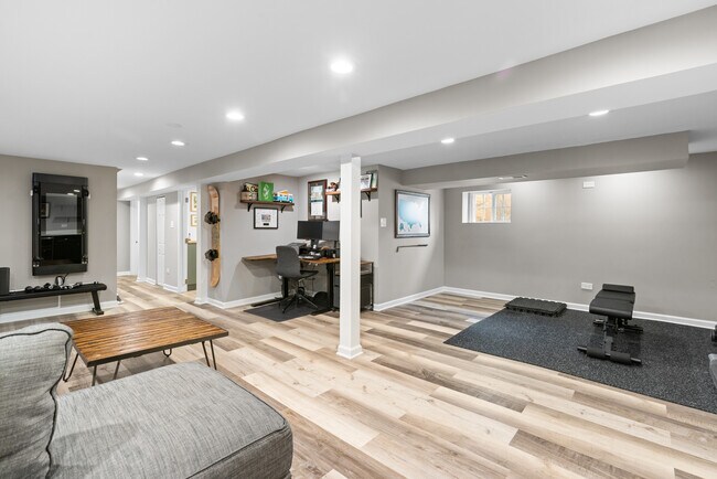 Building Photo - 1618 N 78th Ct