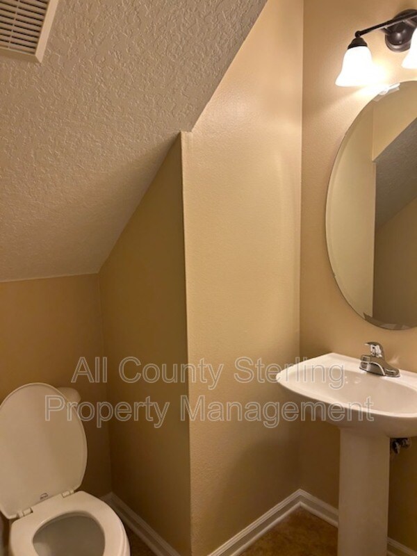 Building Photo - 1664 Pine Bay Dr