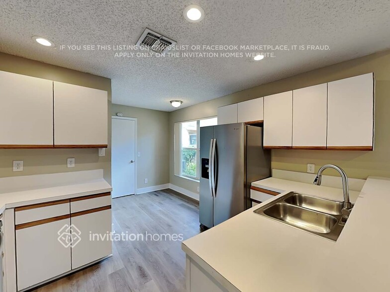 Building Photo - 9220 Arborwood Cir