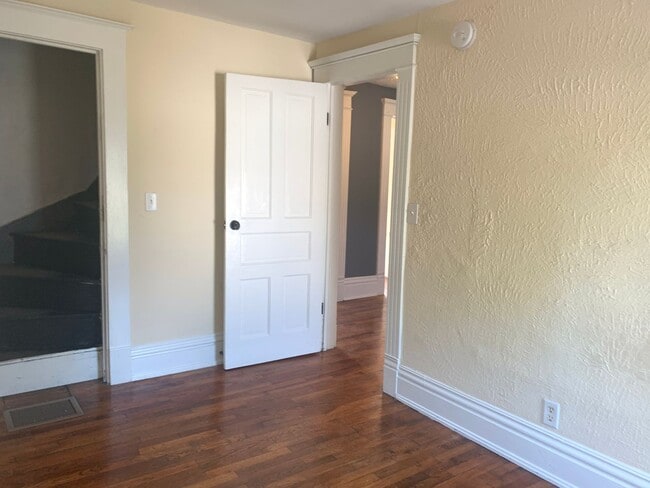 Building Photo - Large Four Bedroom Home!