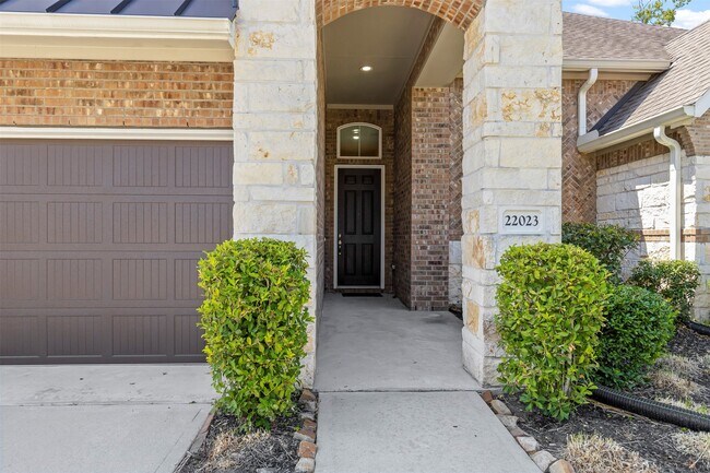 Building Photo - 22023 Flashing Ridge