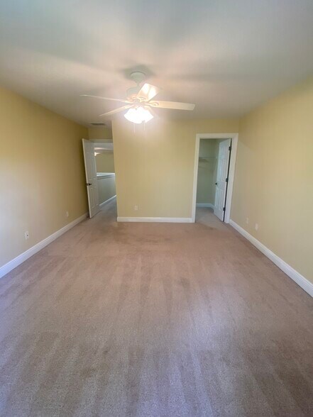 Building Photo - 241 Valencia Cir