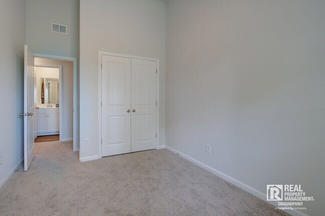 Building Photo - 174 Haventree Ct
