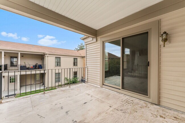 Building Photo - 1808 Fayette Walk